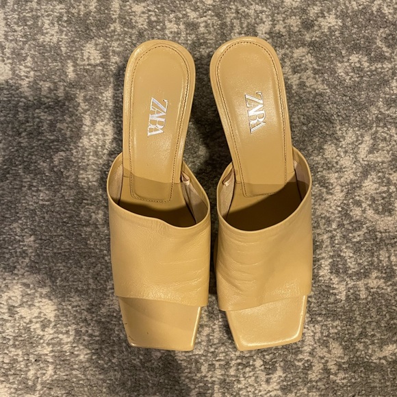 Zara mules in cream color size 39 which is US Womens size 8. - Picture 2 of 5